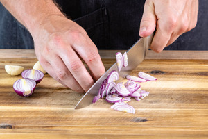 Zwiebeln & Knoblauch schneiden