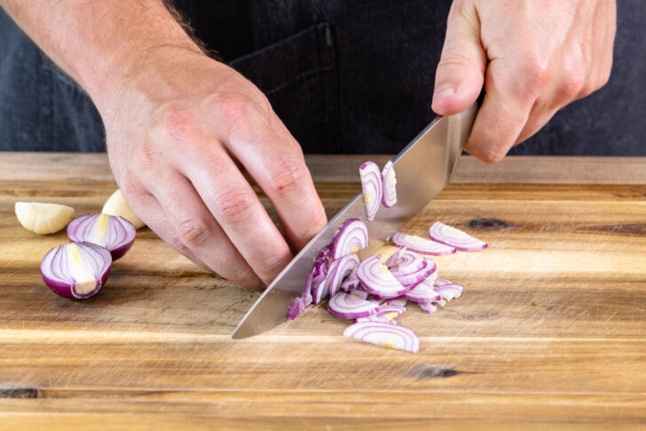 Zwiebeln & Knoblauch schneiden