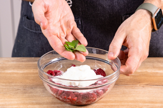 Schnelles fruchtiges Himbeerdessert | Rezept