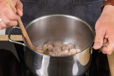 Schweinefleisch anbraten