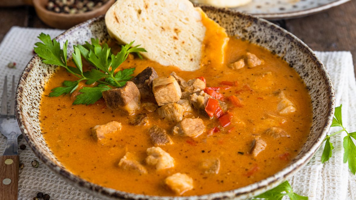 Schweinegulasch | Rezept