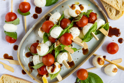 Tomaten-Mozzarella-Spieße