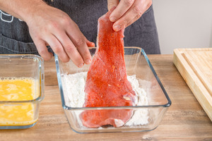 Kalbsschnitzel mehlieren