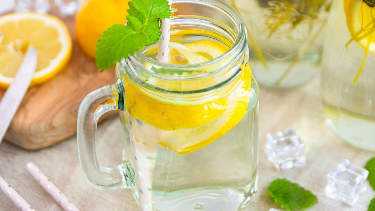 Zitronenmelissensirup | Rezept - eat.de