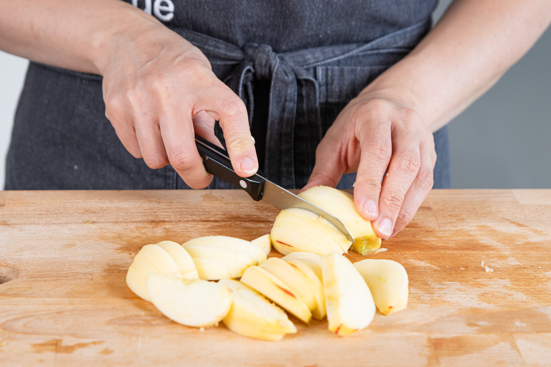 Äpfel in Spalten schneiden