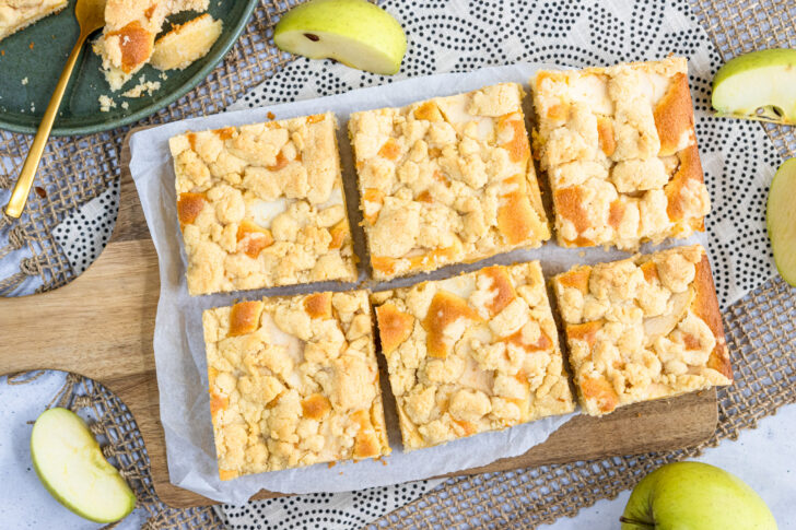 Apfelkuchen vom Blech mit Streusel
