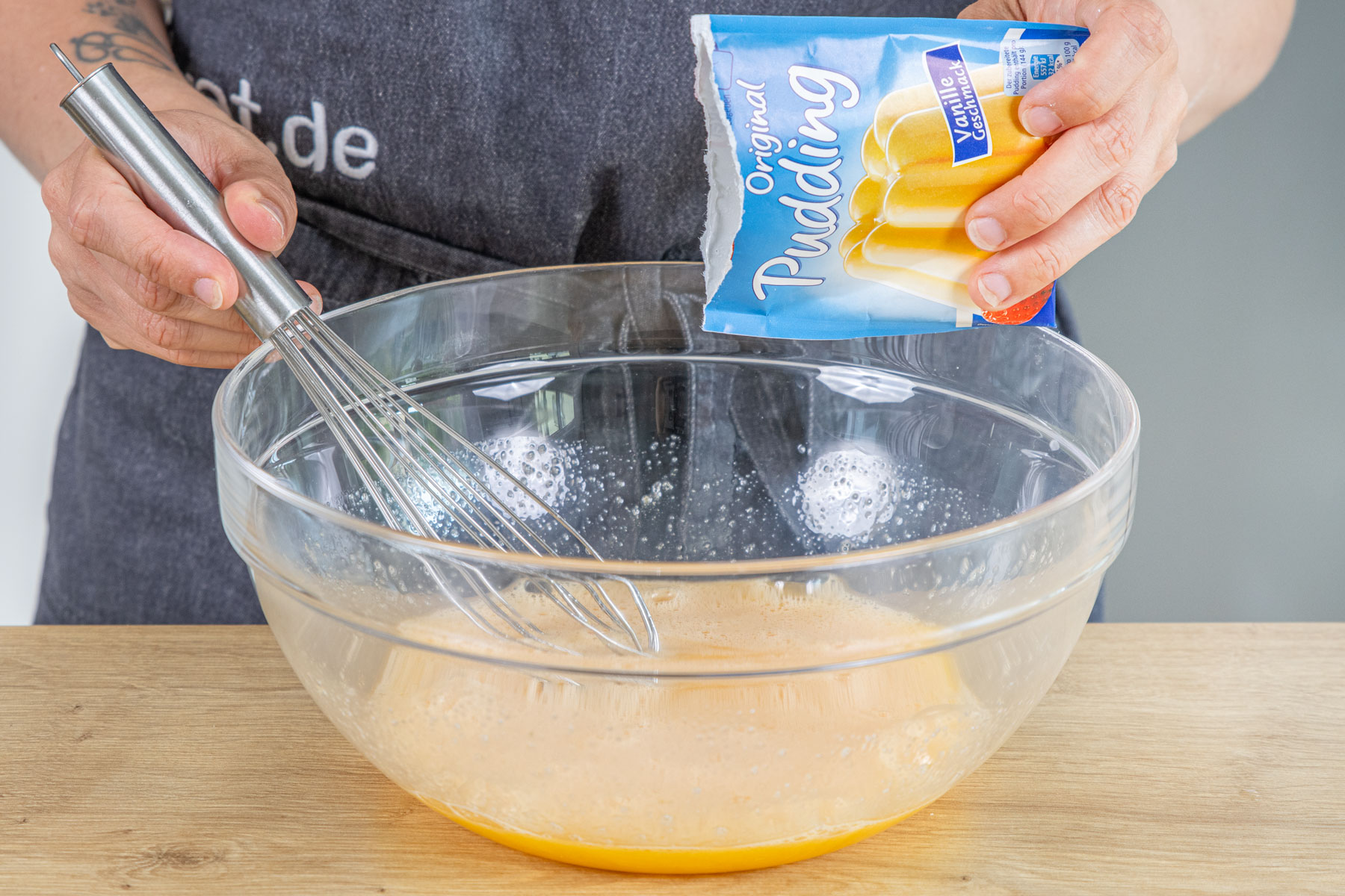 Puddingpulver einrühren