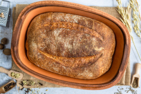 Brot backen im Römertopf