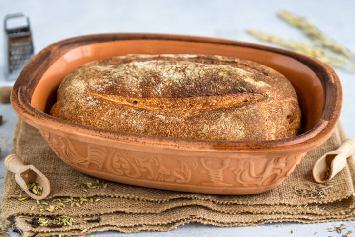 Brot backen im Römertopf