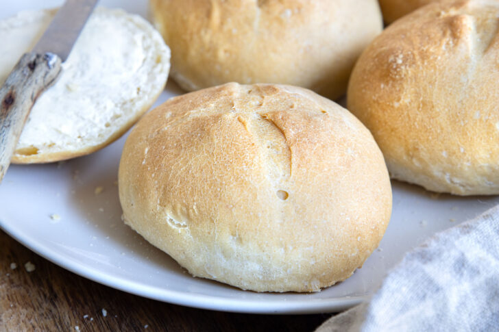 Dinkelbrötchen backen