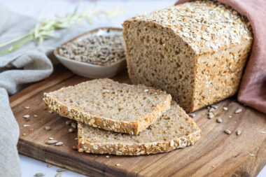 Dinkelvollkornbrot backen