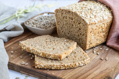 Dinkelvollkornbrot backen