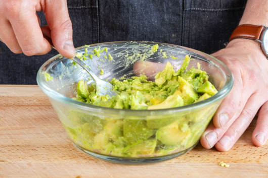 Avocados zerdrücken