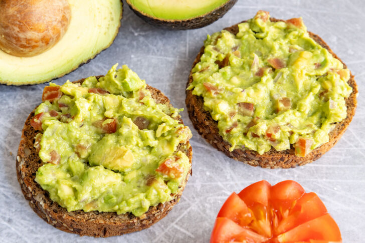 Einfache Avocadocreme auf Brot