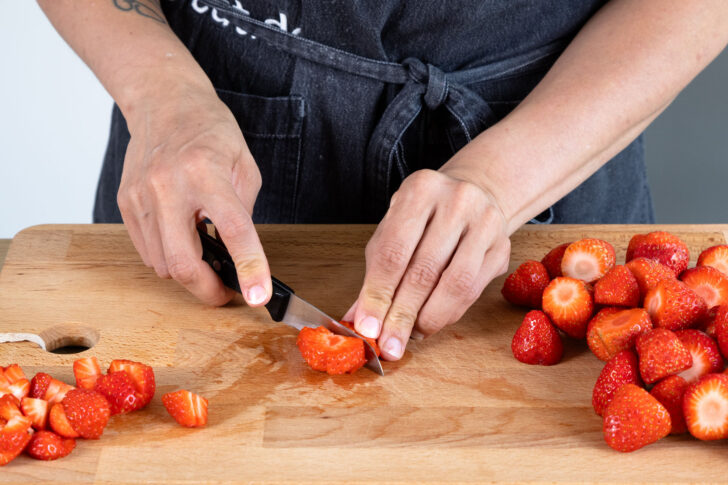Erdbeeren würfeln