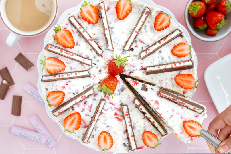 Erdbeer-Yogurette-Torte
