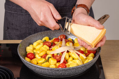 Parmesan grob hobeln