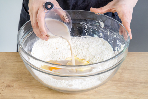 Saftiger Hefe-Nusszopf nach Omas Rezept