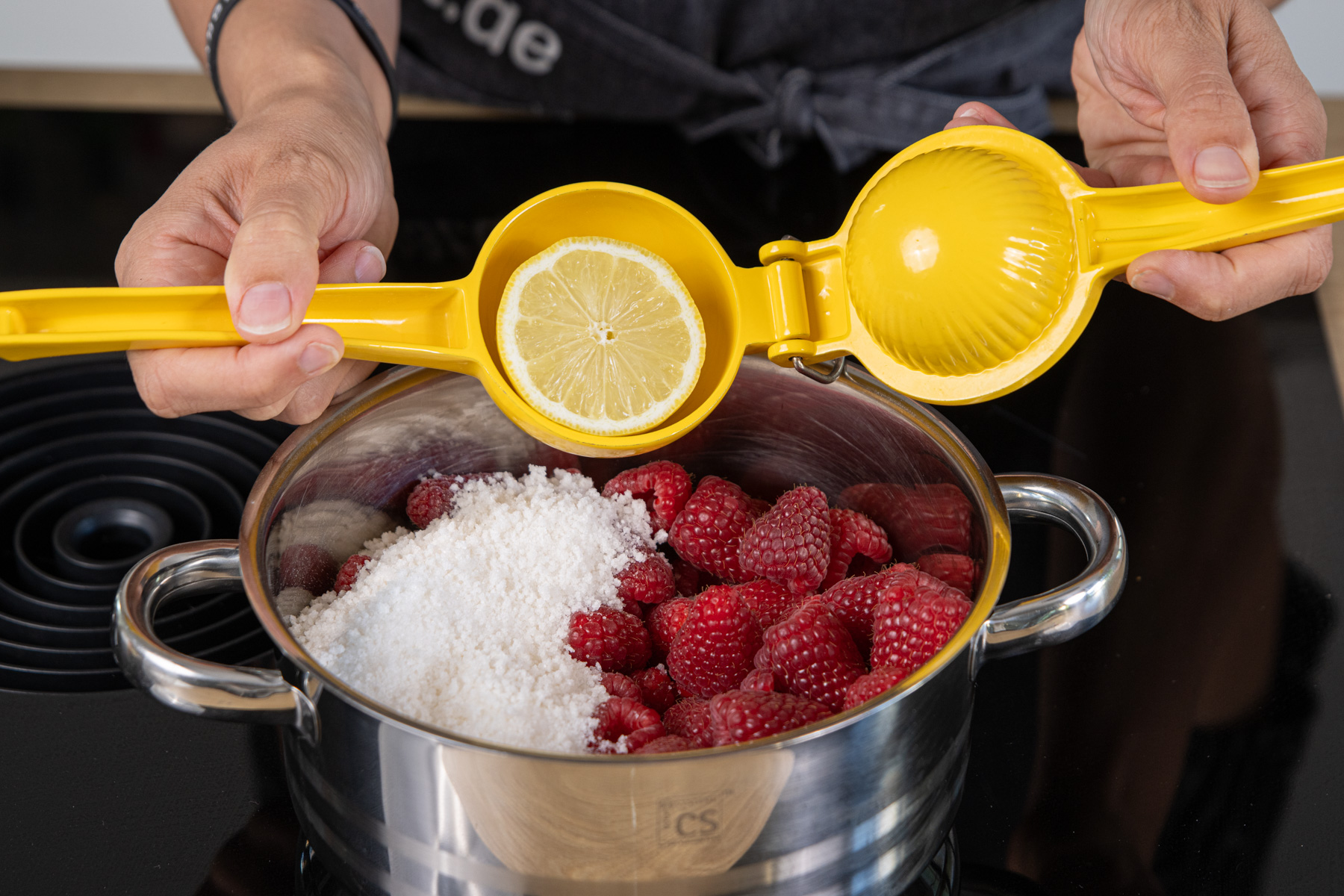 Zitronensaft dazugeben
