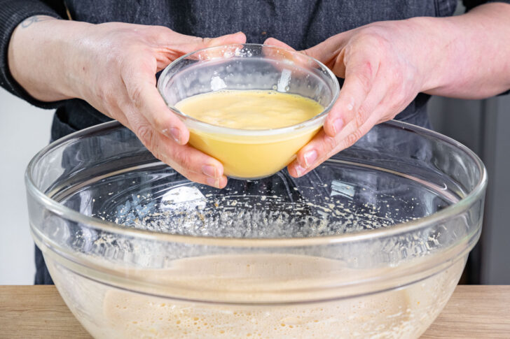 Puddingmilch zu Käsekuchenmasse geben