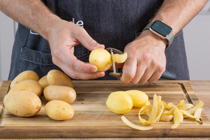 Kartoffeln schälen
