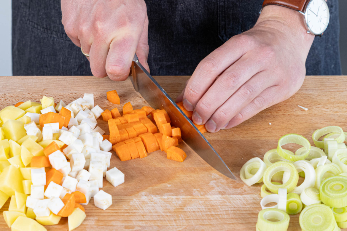 Linseneintopf mit Würstchen | Rezept Linseneintopf mit Würstchen | Rezept