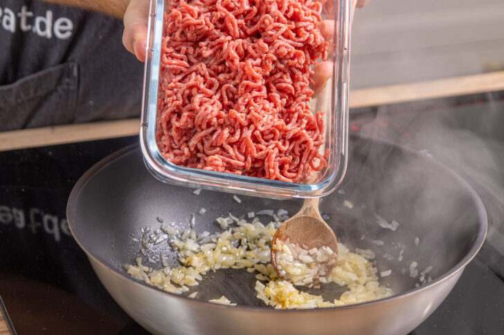 Hackfleisch dazugeben