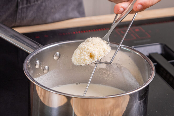 Parmesan unterrühren