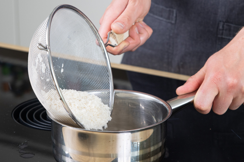 Gefüllte Paprikaschoten mit Reis und Hackfleisch im Backofen