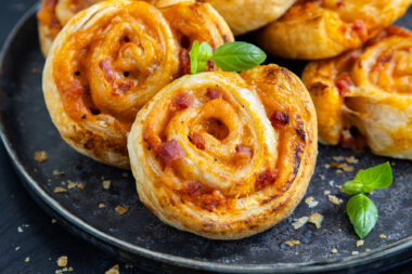 Pizzaschnecken mit Blätterteig