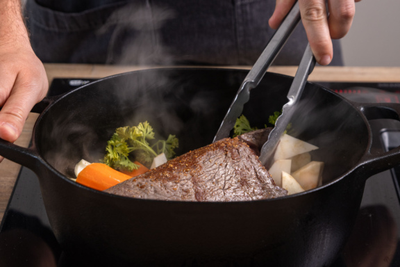 Rinderschmorbraten mit Rotwein | Rezept