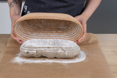 Roggenvollkornbrot stürzen
