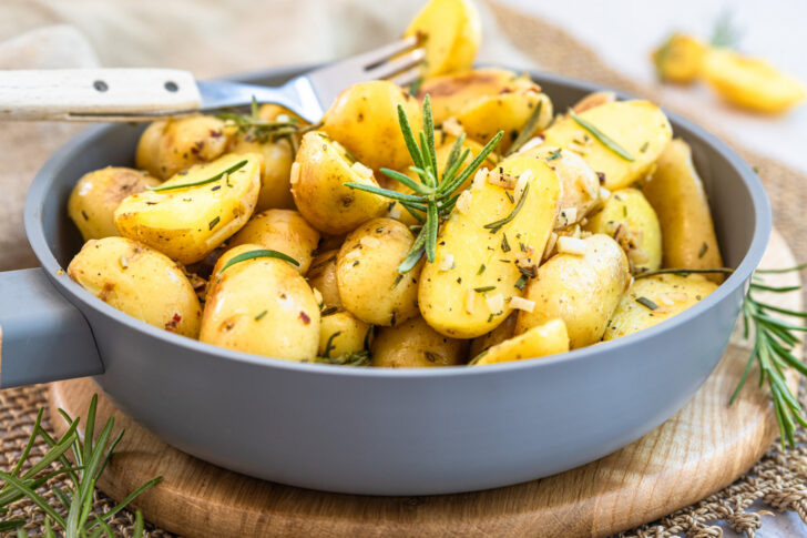 Rosmarinkartoffeln aus der Pfanne