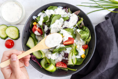 Salatsoße mit Sahne