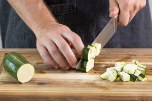 Zucchini klein schneiden