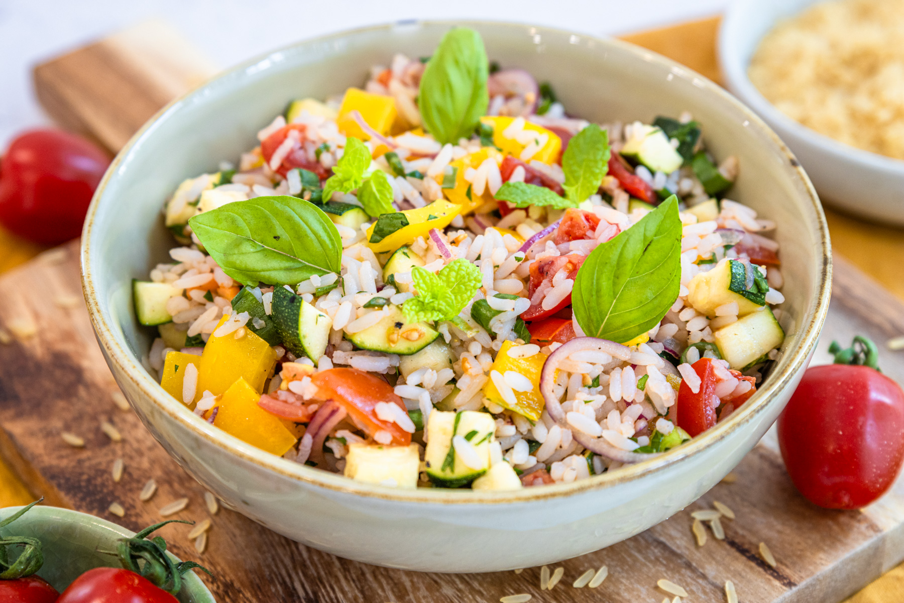 Bunter sommerlicher Reissalat