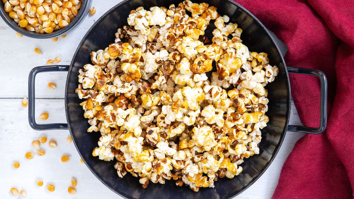 Süßes Popcorn aus der Pfanne