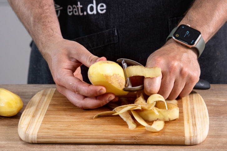 Kartoffeln schälen