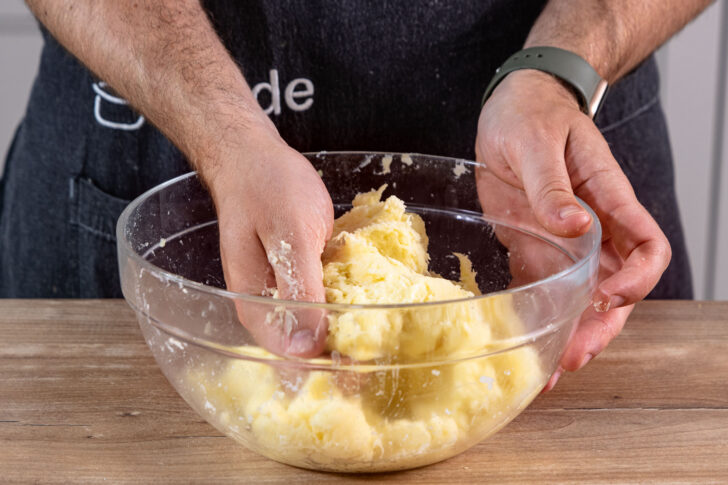 Kloßteig kneten