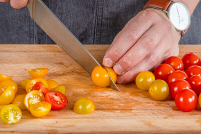 Tomaten halbieren