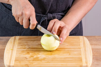 Apfel schneiden