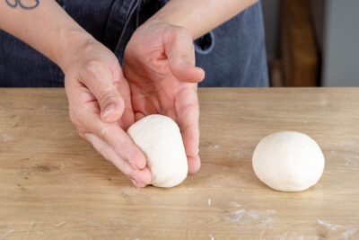 Brötchen nach DDR-Rezept formen