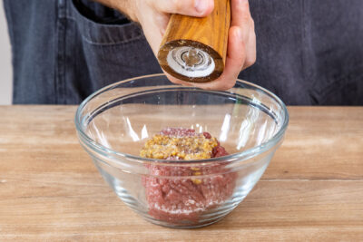 Hackfleisch würzen