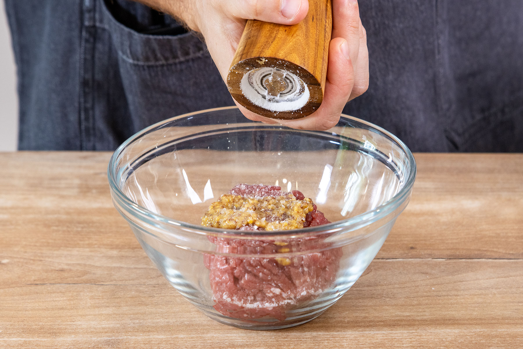 Hackfleisch würzen