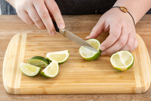 Limetten schneiden
