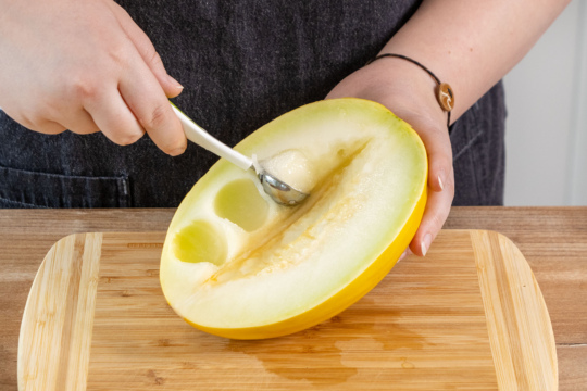 Kugeln aus der Melone stechen