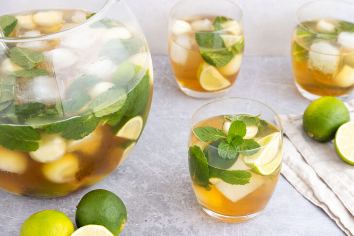Caipirinha-Bowle mit Pitu