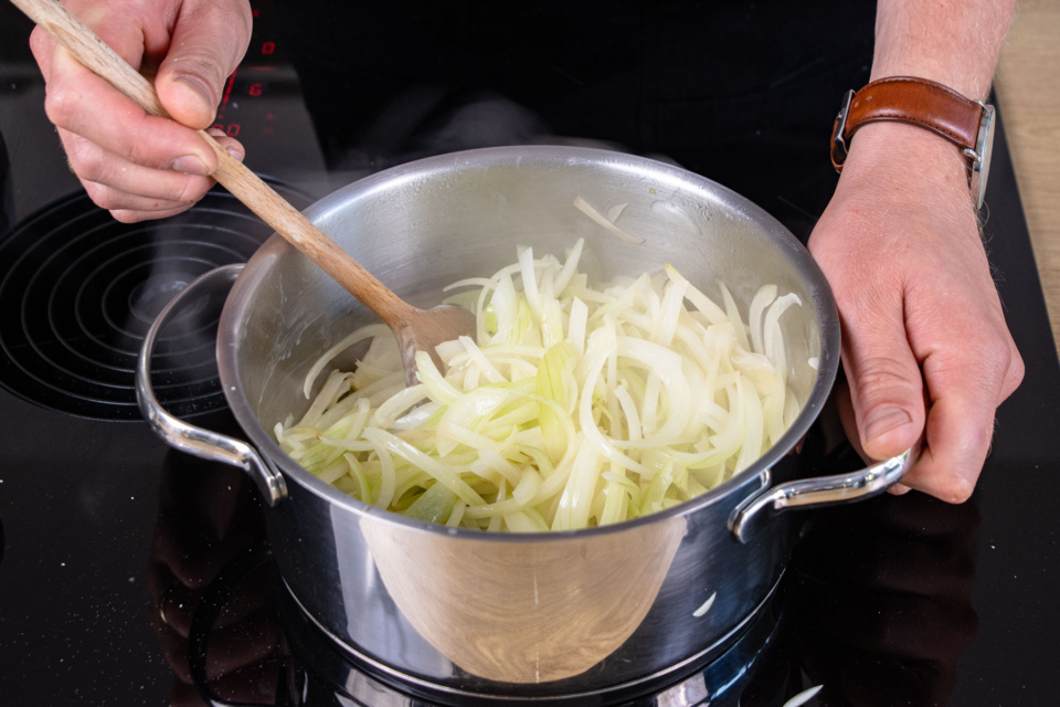 Einfache Zwiebelsoße Grundrezept