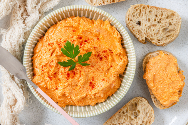 Einfache Fetacreme: so lecker wie beim Griechen Einfache Fetacreme: so lecker wie beim Griechen