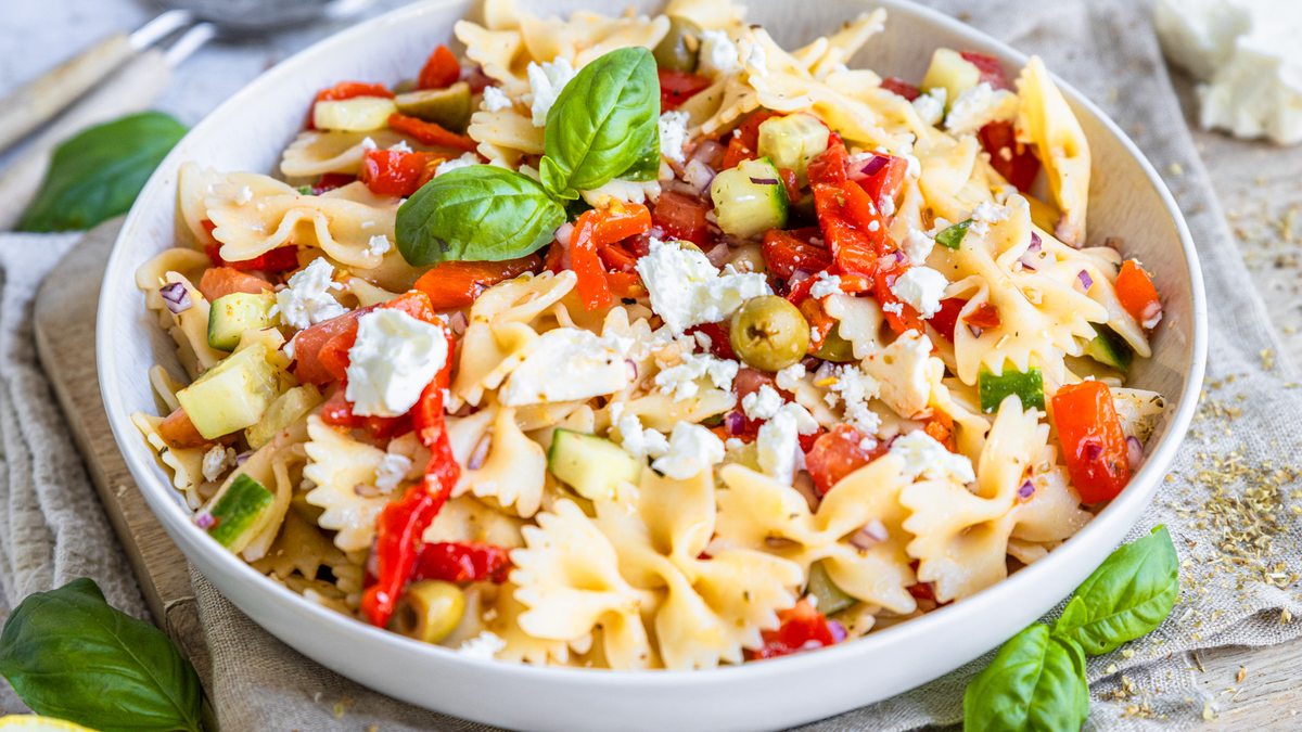 Griechischer Nudelsalat | Rezept- eat.de